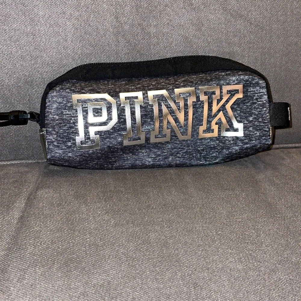 NWT.  Victoria’s Secret Pink Bling Foil Logo Tote Bag + Make-up case. - Picture 6 of 10